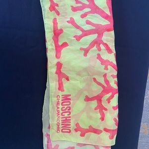 Moscino scarf